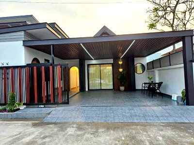 Houses for sale Rubberland : Single house for sale in Pattaya, Soi Siam Country Club. Newly renovated and move in Ready