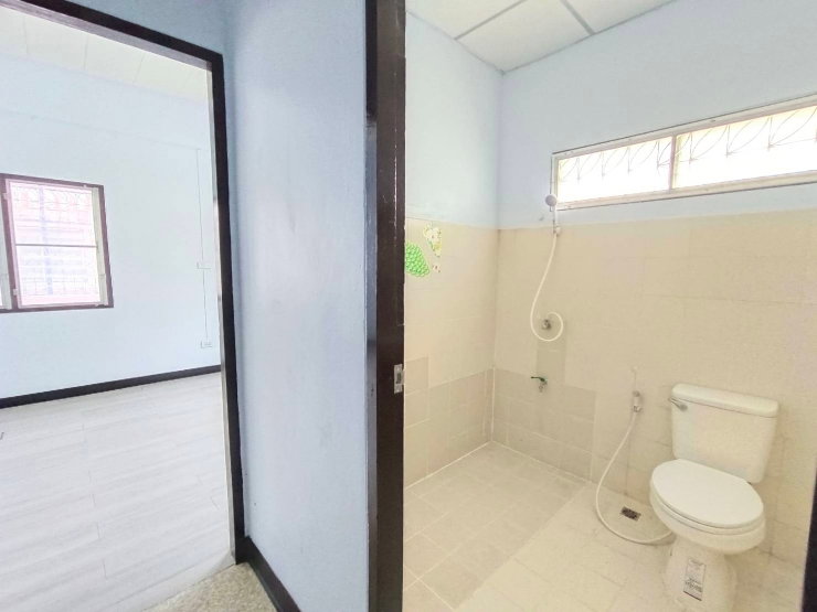 รูป ขายด่วน! ทาวน์เฮ้าส์ 3 ชั้น หมู่บ้านรินทร์ทอง ซอยรามคำแหง 190 - รูปที่ 11/14