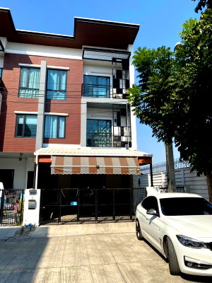 Townhouses for sale Bangkok : For Sale Townhouse/Townhome  , IFIELD BANGNA , high floor , corner unit , newly renovated , Dok Mai , Prawet , Bangkok , CX-144901 ✅ Live chat with us ADD LINE @connexproperty ✅