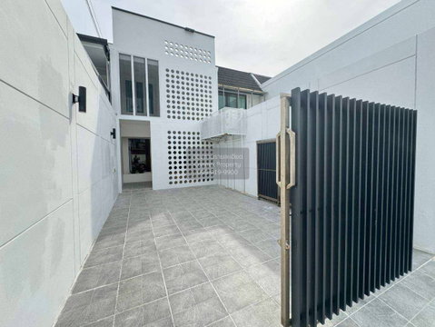 ขายบ้าน  หมู่บ้านคลองตันนิเวศน์ ARL-รามคำแหง คลองตันเหนือ เขต วัฒนา กรุงเทพ CX-142425 ✅ ทักไลน์ @connexproperty ตอบทันที ทีมงานมืออาชีพ ✅