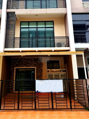 Townhouses for sale Bangkok : For Sale Townhouse/Townhome  , Modern Town Bangkhae , Bang Khae , Bang Khae , Bangkok , CX-139600 ✅ Live chat with us ADD LINE @connexproperty ✅