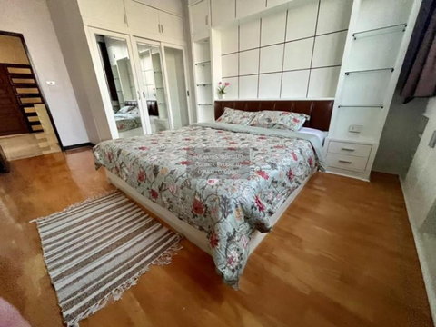FOR RENT condo , Supalai Place Sukhumvit 39 , BTS-Phrom Phong , Khlong Tan Nuea , Watthana , Bangkok , CX-75475 â
Live chat with us ADD LINE @connexproperty â