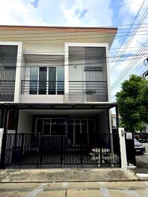 Townhouses for sale Bangkok : For Sale Townhouse/Townhome  , The Miracle Phetkasem 63 Project 2 , corner unit , Lak Song , Bang Khae , Bangkok , CX-134377 ✅ Live chat with us ADD LINE @connexproperty ✅