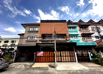 Townhouses for sale Bangkok : For Sale Townhouse/Townhome  , Amonpan 12 , wide frontage , newly renovated , Anusawari , Bang Khen , Bangkok , CX-134393 ✅ Live chat with us ADD LINE @connexproperty ✅