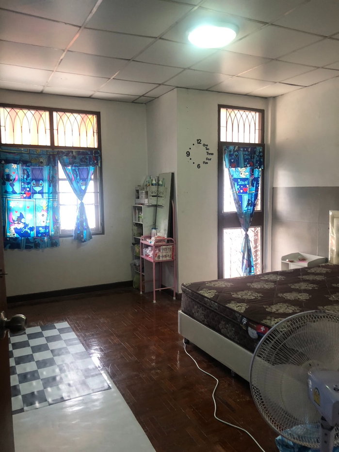 picture Townhouse for Sale in Moo Baan U Charoen (Phahonyothin 50)  Land size: 29 sq.wah (corner unit) 2 bedrooms, 2 bathrooms Good price – negotiable - 10/14