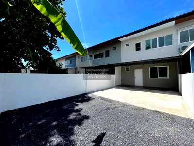 Townhouses for sale Samut Prakarn : For Sale Townhouse/Townhome  , Sap Yangyuen , newly renovated , Bang Pu Mai , Mueang Samut Prakan , Samut Prakarn , CX-100130 ✅ Live chat with us ADD LINE @connexproperty ✅