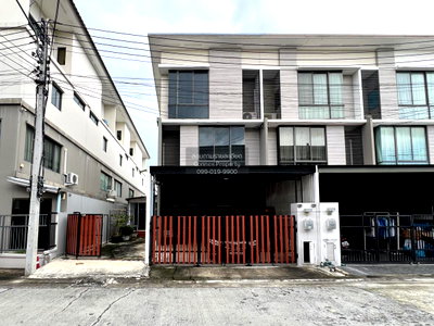 Townhouses for sale Thanyaburi Pathumthani : Townhome, corner unit, SMART HOME, solar cells, Patio Phahonyothin 92, area 31.6 sq m., 4 bedrooms, 3 bathrooms, ready to move in immediately. CX-136387 ✅ Live chat with us ADD LINE @connexproperty ✅