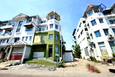 อาคารพาณิชย์ เขตวังทองหลาง : ขายโฮมออฟฟิศ 4 ชั้น หมู่บ้านทาวน์อินทาวน์ 32 ตารางวา หลังมุม ถนนศรีวรา ใกล้ทางด่วนรามอินทรา–อาจณรงค์