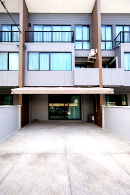 Townhouses for sale : Sale townhome: Baan Klang Muang Sukhumvit-Onnut  (Rt-01)