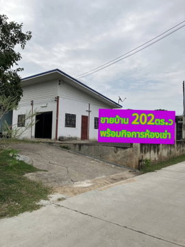 ขายด่วนห้องเช่า6ห้องอำเภอเมืองนครราชสีมาติดถนนสุระ2 ขายพร้อมบ้าน1หลัง  ขนาดที่ดิน 202ตร.ว  ขนาด 2 ห้องนอน 2 ห้องน้ำ​ห้องเช่า 6 ห้อง  