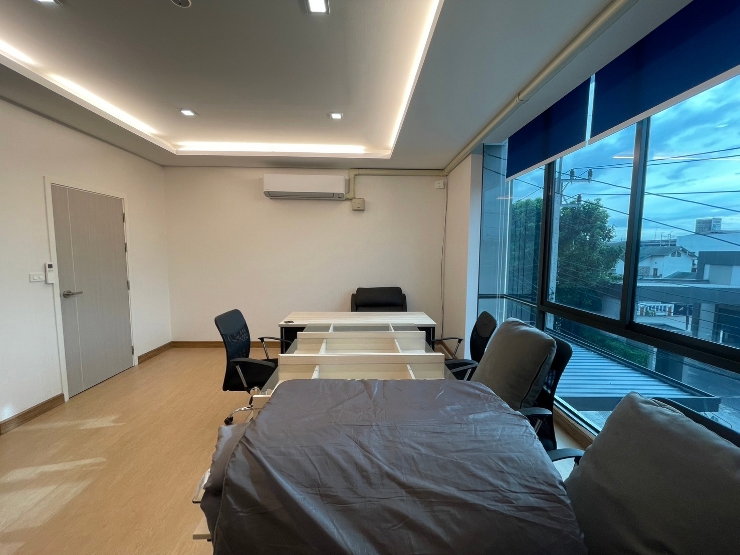 รูป ออฟฟิศ ทาวน์เฮ้าส์ 3.5 ชั้น (พหลโยธิน-วิภาวดี) - รูปที่ 11/23