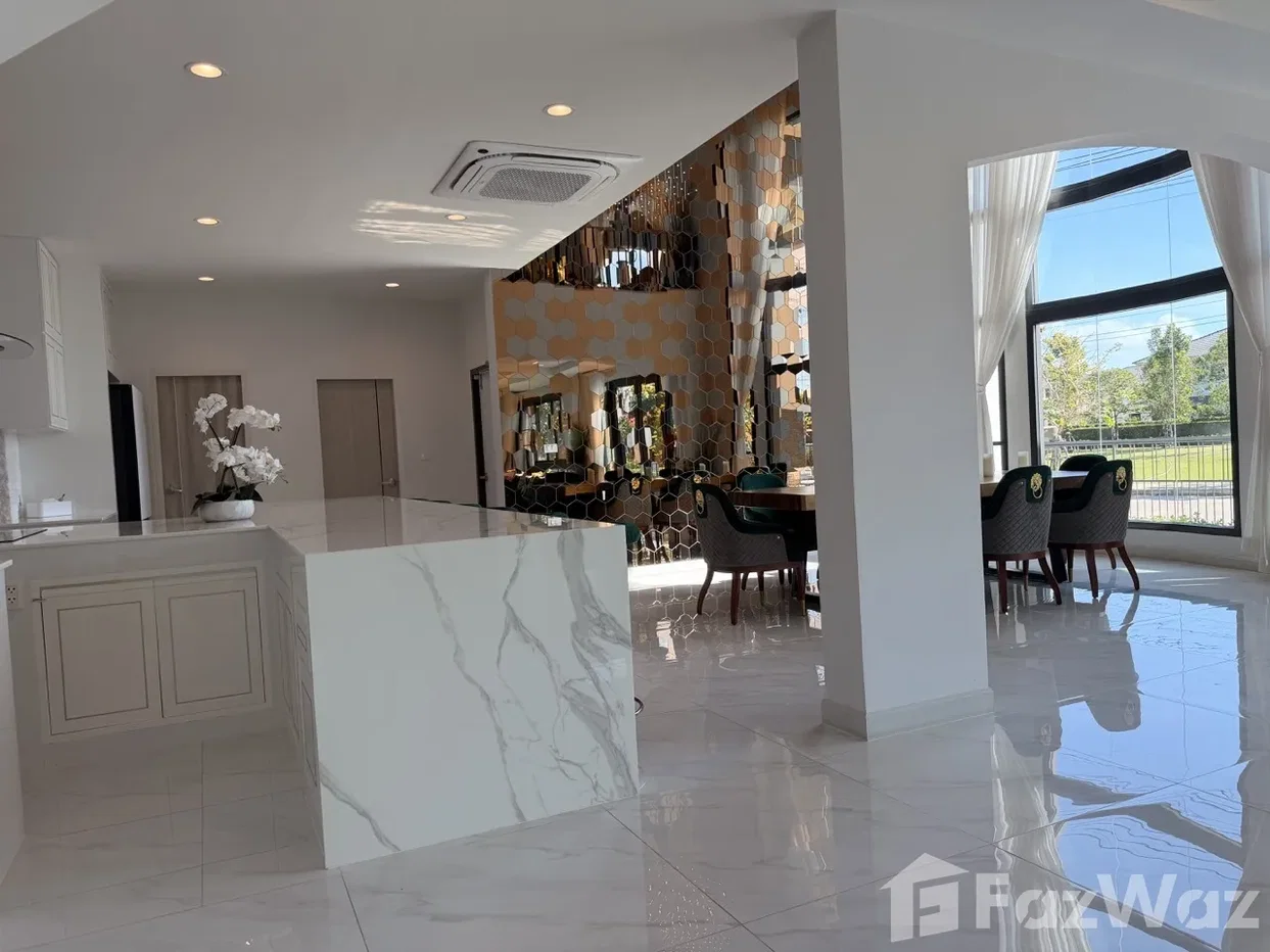 picture LUXURY LAKE FRONT 6-BEDROOM RESIDENCE 6042579 - 21/101