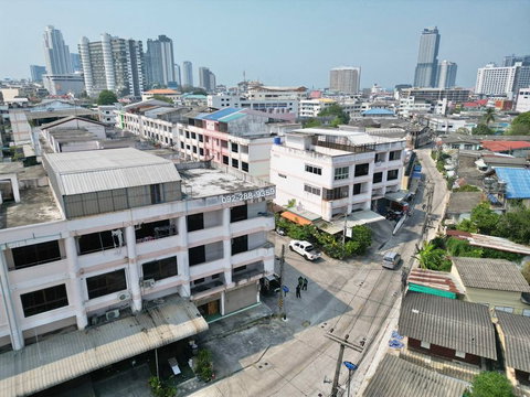ขายอาคารพาณิชย์ 5 ชั้น เขตชุมชน ซอยโรงไม้ขีด ในโครงการศรีราชา แลนด์