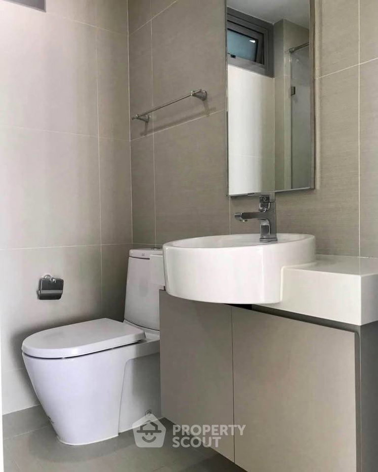 picture 37th-Floor 2-BR Condo At Star View, Phra Ram 3 (ID 2653583) - 11/11