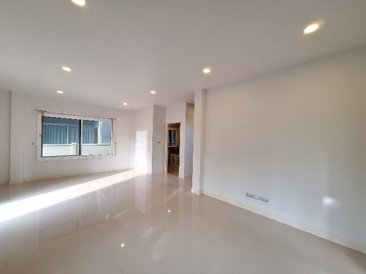 รูป ขายบ้านเดี่ยววัชรพล 63.8 ตร.ว. 4 นอน หลังมุม เดอะเซนโทร วัชรพล ติดถนนสุขาภิบาล 5  - รูปที่ 6/30
