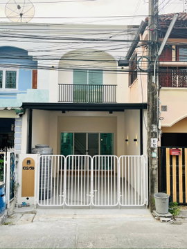💥SL-10294💥 Townhouse for sale, Rungruang Thani Village. 👉Interested, please call 080-651-8853