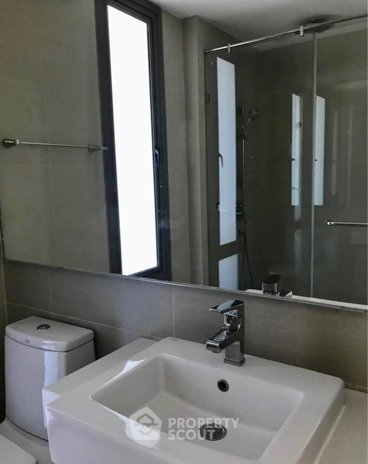 picture 37th-Floor 2-BR Condo At Star View, Phra Ram 3 (ID 2653583) - 9/11