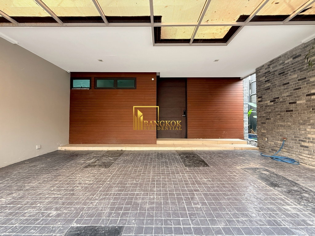 picture  Park Lane - Beautiful 3 Bed Townhouse in Luxury Ekkamai Compound - BR8685TH - 2/47