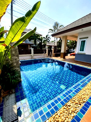 Houses for sale Khao Chi Chan : Pool Villa for Sale in Na Jomtien, Sattahip