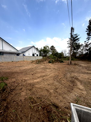 Land for sale Pornprapanimit Road : Land for Sale in Mabprachan Lake East Pattaya