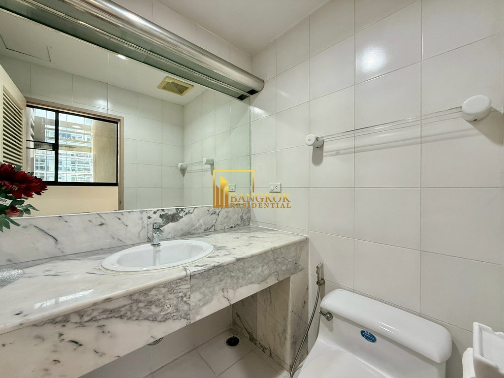 picture New House Condominium | Spacious 2 Bed Condo in Chidlom - BR5947CD - 12/33