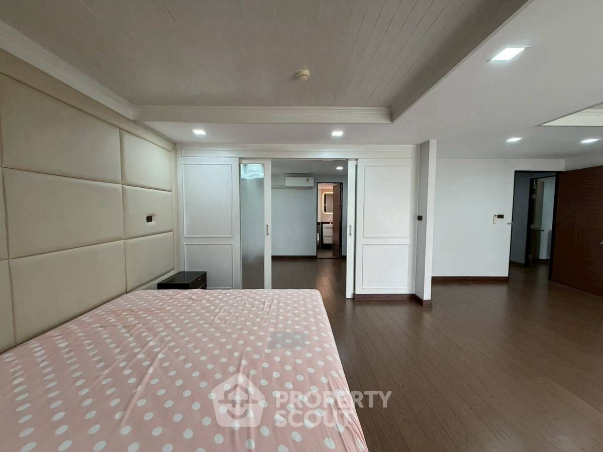 รูป คอนโด 2 ห้องนอน 190 ตร.ม. อเวนิว 61 ใกล้ BTS ทองหล่อ 400 ม. (ID 2658797) - รูปที่ 10/19