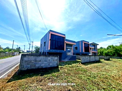 บ้านเดี่ยว ถนนรังสิต-นครนายก : บ้านเดี่ยว 195 ตร.วา องครักษ์ นครนายก 5.8M