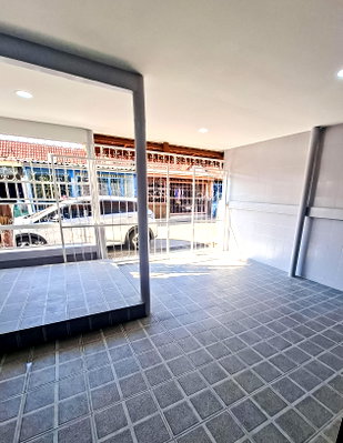 ทาวน์โฮม ถนนพรประภานิมิต : Townhouse for Sale Fully Renovated Soi Khao Noi, East Pattaya