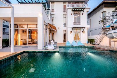 เช่าบ้านเดี่ยว ชลบุรี : Pool Villa with Sea View for Rent in Jomtien Beach