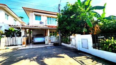 ขายบ้านแฝด : ขายบ้านแฝดหลังมุม เดอะวิลล่า รัตนาธิเบศร์ ซ.ท่าอิฐ พร้อมเข้าอยู่ ทำเลดี เดินทางสะดวก ใกล้ MRT ท่าอิฐ นนทบุรี