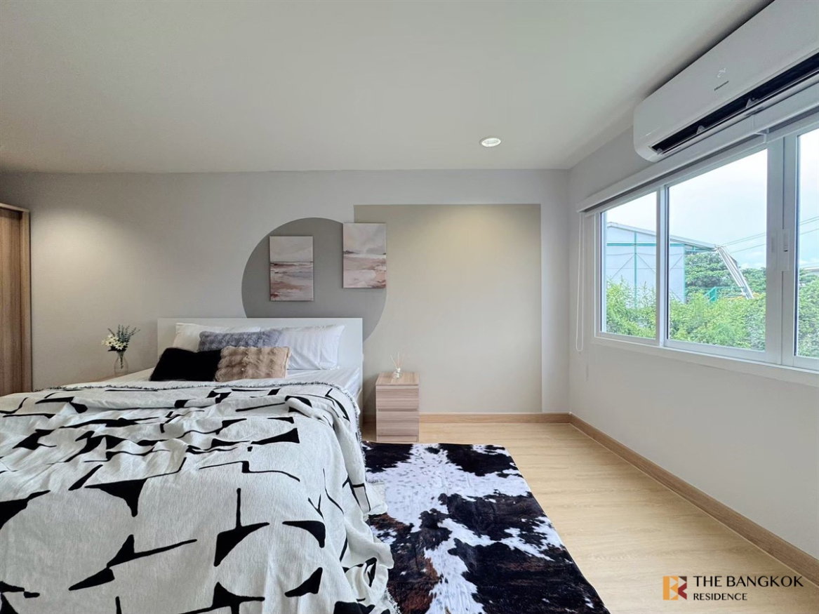 รูป House Area Huai Khwang 🏡 รีโนเวทใหม่ มีสระว่ายน้ำส่วนตัว - รูปที่ 6/10