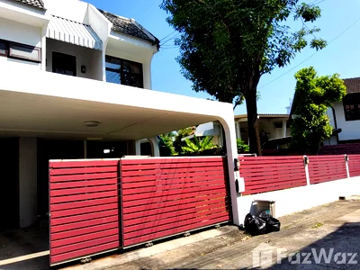 เช่าบ้านเดี่ยว โรงเรียนเซนต์แอนดรูส์อินเตอร์เนชันแนล กรุงเทพ : บ้านเดี่ยวให้เช่า 3 ห้องนอน ใน คลองตันเหนือ, กรุงเทพมหานคร 6052529