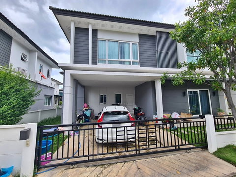 บ้านเดี่ยว 2 ชั้น โครงการ เซนโทร ประชาอุทิศ 90  ถนนประชาอุทิศ-คู่สร้าง แยกเข้าซอยประชาสามัคคี ต.ในคลองบางปลากด  (ราคาถูก! 5,760,000  บาท)
