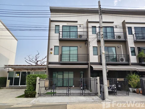 3 Bedroom Townhouse for sale at Baan Klang Muang Srinakarin-Onnut  6052001