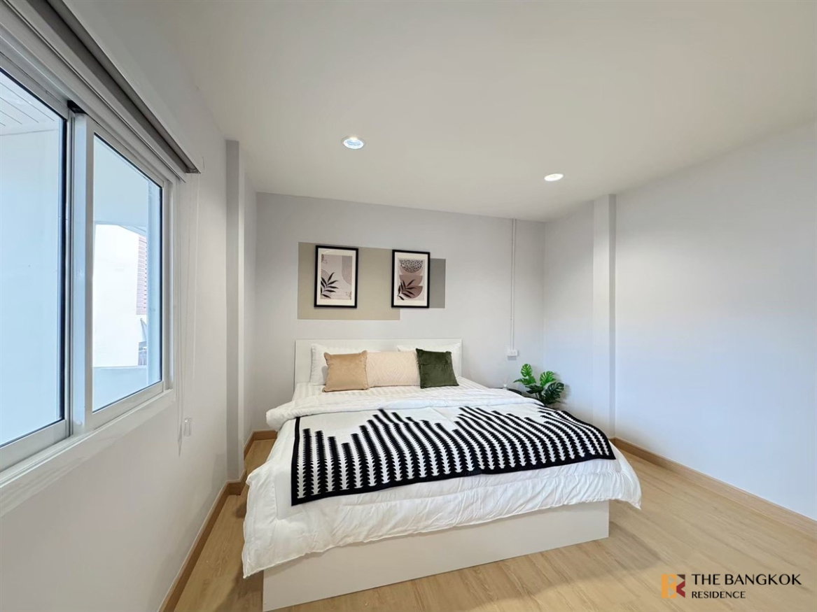 รูป House Area Huai Khwang 🏡 รีโนเวทใหม่ มีสระว่ายน้ำส่วนตัว - รูปที่ 5/10