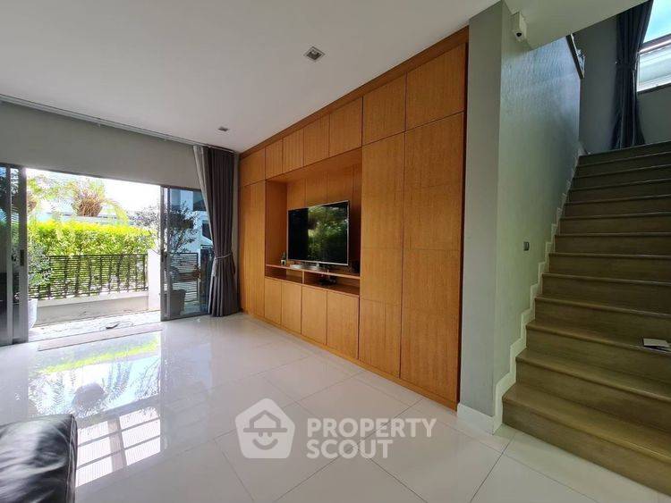 รูป บ้านเดี่ยว 4 ห้องนอน ทำเลน่าอยู่ พร้อมเลี้ยงสัตว์ Perfect Place พระราม 9 - กรุงเทพกรีฑา (ID 2644552) - รูปที่ 3/9