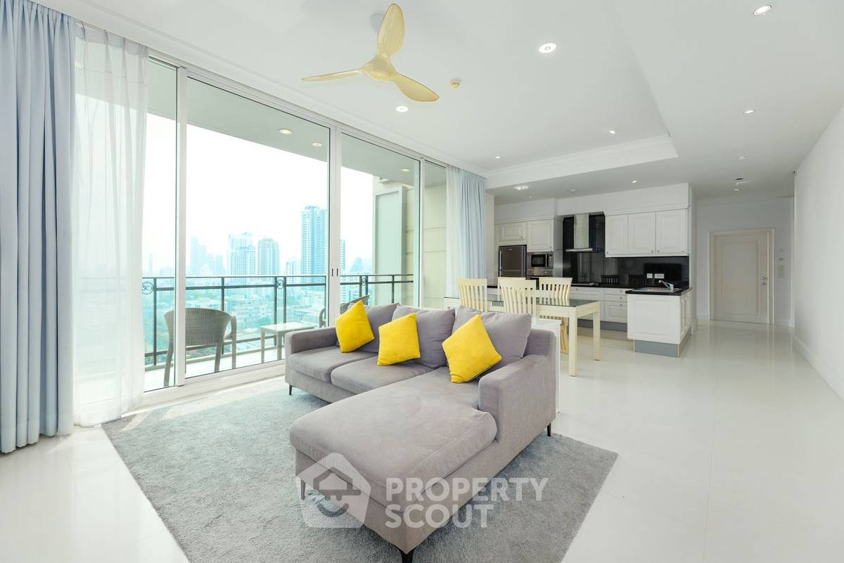 รูป คอนโด 2 ห้องนอน Royce Private Residences ชั้น 17 ใกล้ MRT สุขุมวิท (ID 2152724) - รูปที่ 1/14