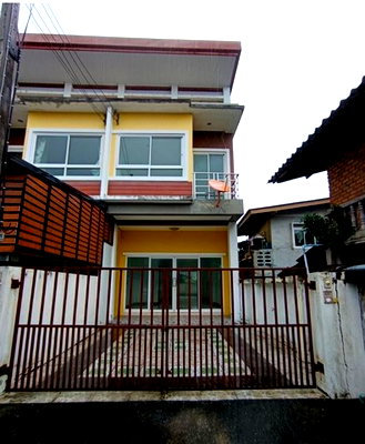 Townhouses for sale Nakhon Sri Thammarat : FOR SALE  TOWNHOUSE PROPERTY  1650000 BAHT.
