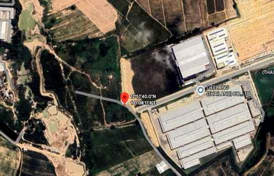 Land for sale ปลวกแดง :  Large plot of land for sale in a prime location near the Eastern Seaboard Industrial Estate.