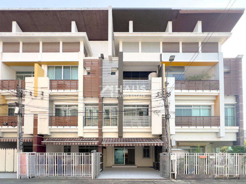Townhouses for sale : Baan Klang Muang Monte - Carlo / 3 Bedrooms #TNGM047