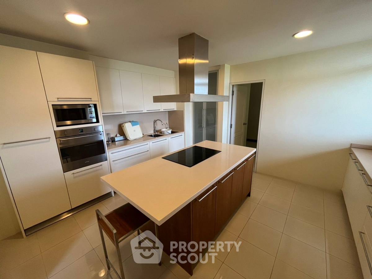 picture 3-BR 228 Sqm Condo For Rent, Royal Garden Tower, Hua Hin City (ID 2109362) - 16/32