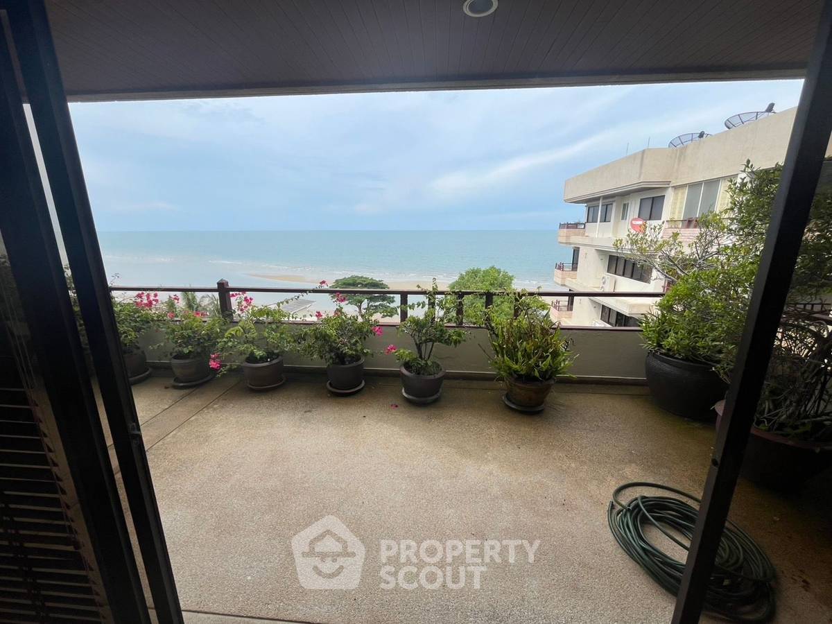 picture 3-BR 228 Sqm Condo For Rent, Royal Garden Tower, Hua Hin City (ID 2109362) - 10/32