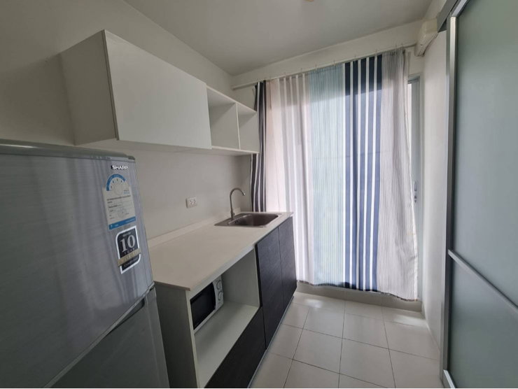 picture Debura By Sansiri, located at Phran Nok intersection, offers beautiful rooms with pool views. - 8/11