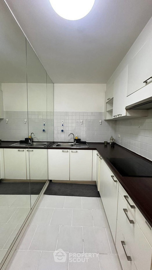 รูป คอนโด 2 ห้องนอน The 49 Plus 2 Condominium ใกล้ BTS ทองหล่อ (ID 2668285) - รูปที่ 3/11