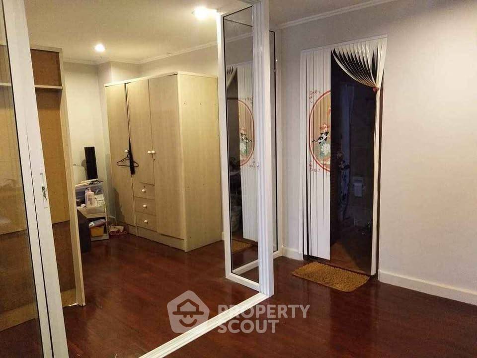 รูป คอนโด 2 ห้องนอน 93 ตร.ม. ขาย ที่ ซัน พาเลซ คอนโดมิเนียม บางกะปิ (ID 2334324) - รูปที่ 7/9