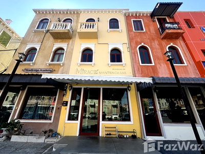 Townhouses for sale Big C Foodplace Sukhaphiban 5 : 2 Bedroom Townhouse for sale at Venice Di Iris Watcharapon  5552432