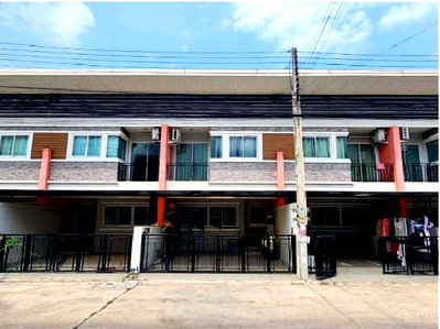 ทาวน์โฮม ถนนพรประภานิมิต : BB13676 ขายทาวน์เฮาส์ หมู่บ้าน ธนากุล ทาวน์โฮม ซอย สันติสุข 2 ถนน ชัยพรวิถี(ทล.3240) ตำบล หนองปรือ อำเภอ บางละมุง จังหวัด ชลบุรี