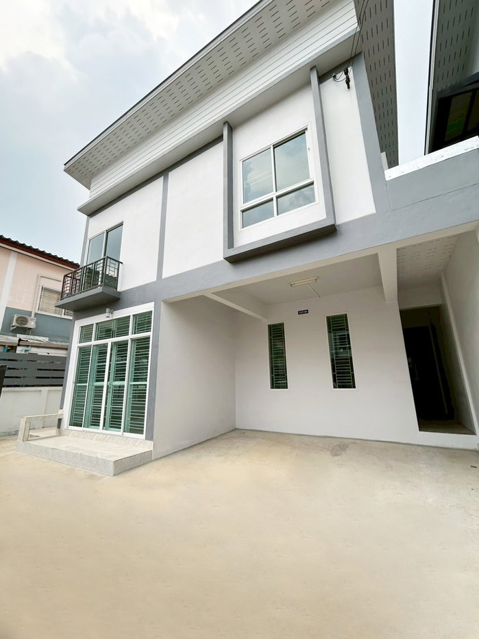 รูป ขาย บ้านแฝดใหม่ใหญ่สไตส์บ้านเดี่ยว 2 ชั้น 4 ห้องนอน 3 ห้องน้ำ ใกล้รถไฟฟ้าสีชมพู สถานีแจ้งวัฒนะ14 - รูปที่ 2/26