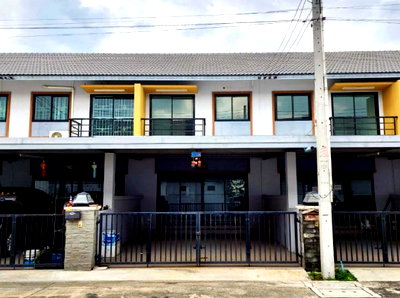 ทาวน์โฮม ชลบุรี : BB13658 ขายทาวน์เฮาส์ หมู่บ้าน บ้านโชติกา ทาวน์โฮม ซอย เทศบาล 3 ถนน ศุขประยูร ตำบล หนองตำลึง อำเภอ พานทอง จังหวัด ชลบุรี