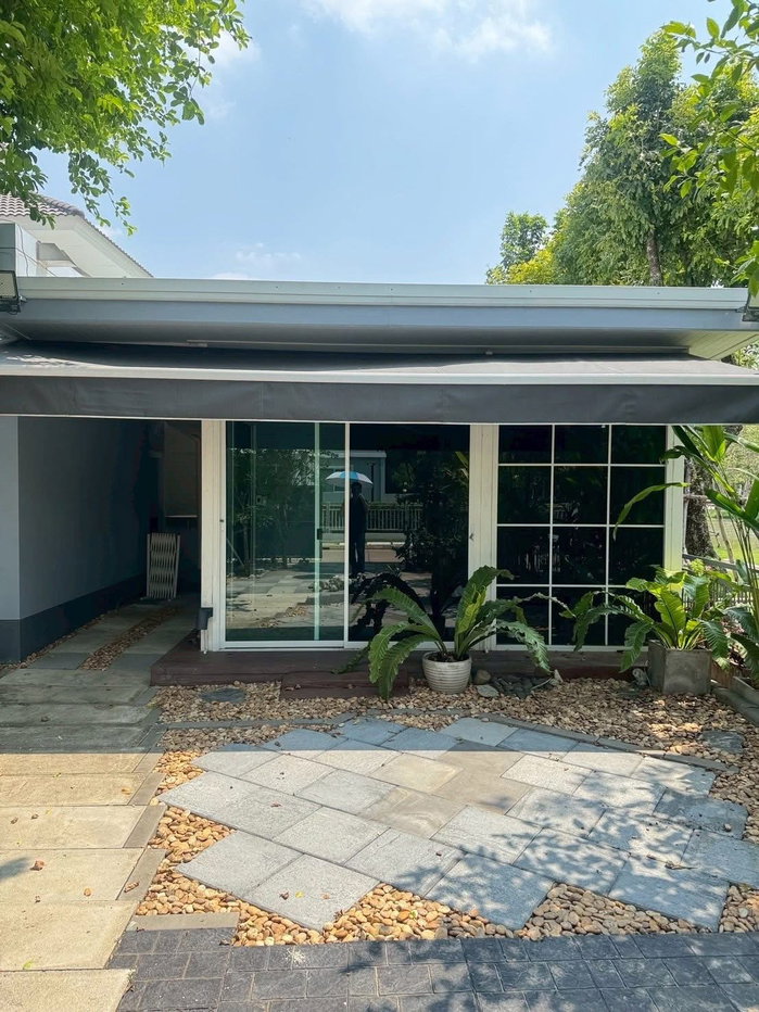 รูป 🏡✨ ปล่อยเช่าบ้านเดี่ยวหรู บุราสิริ ปัญญาอินทรา 4 ห้องนอน 3 ห้องน้ำ พร้อมอยู่ หิ้วกระเป๋าเข้าอยู่ได้เลย! ✨🏡 - รูปที่ 2/20